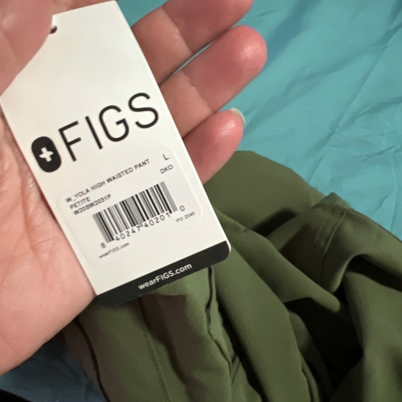 Olive green Figs set, L top and L/P bottom - Picture 3 of 3